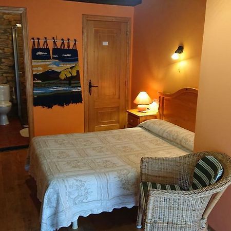 Casa Rural Pandelo Guest House Vega de Valcarce Exterior photo